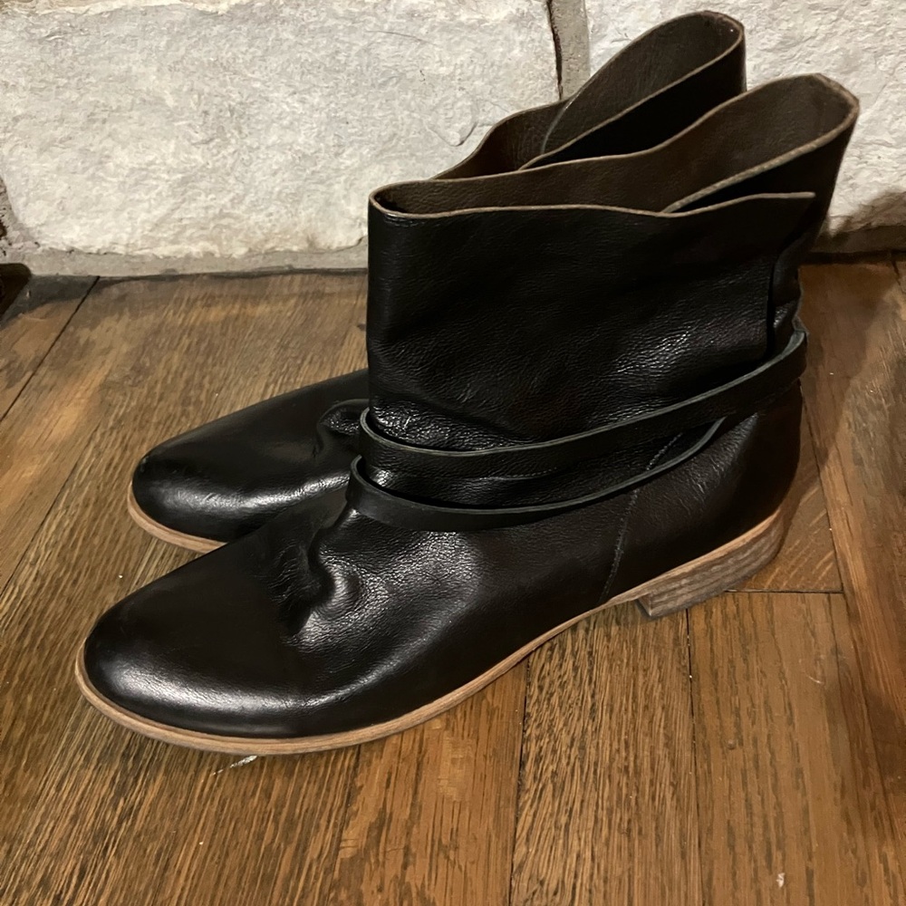 COCLICO Black Leather Ankle Boots with Tan Sole